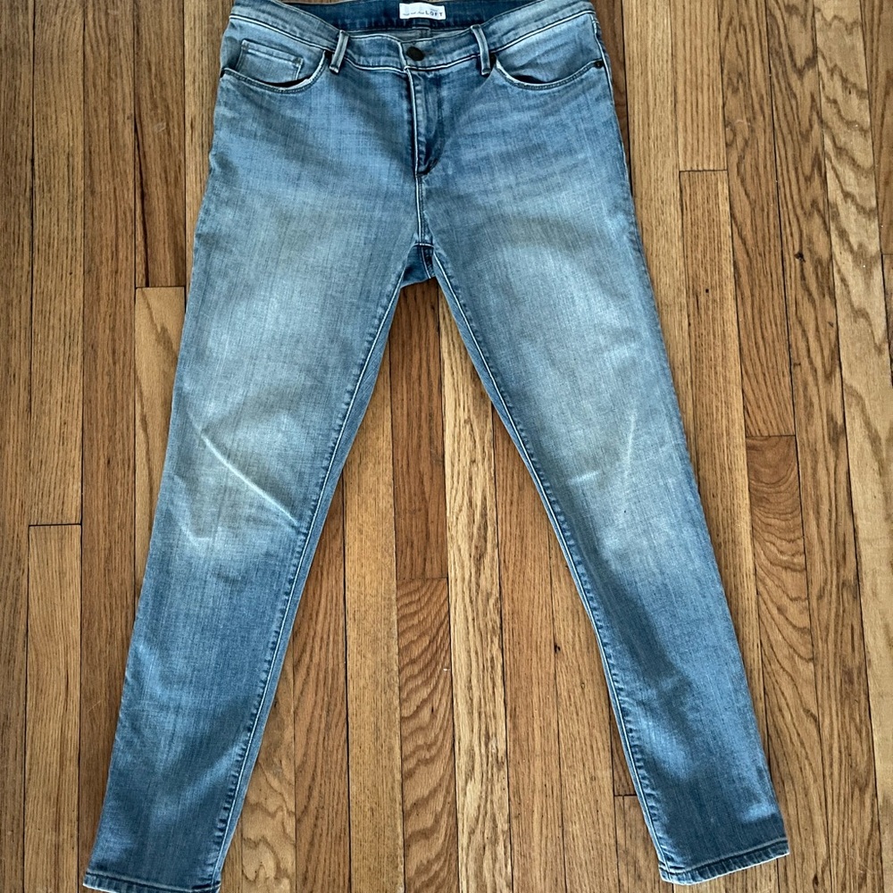 Brand new (no tags) Women’s skinny jean. Never been worn! Perfect condition